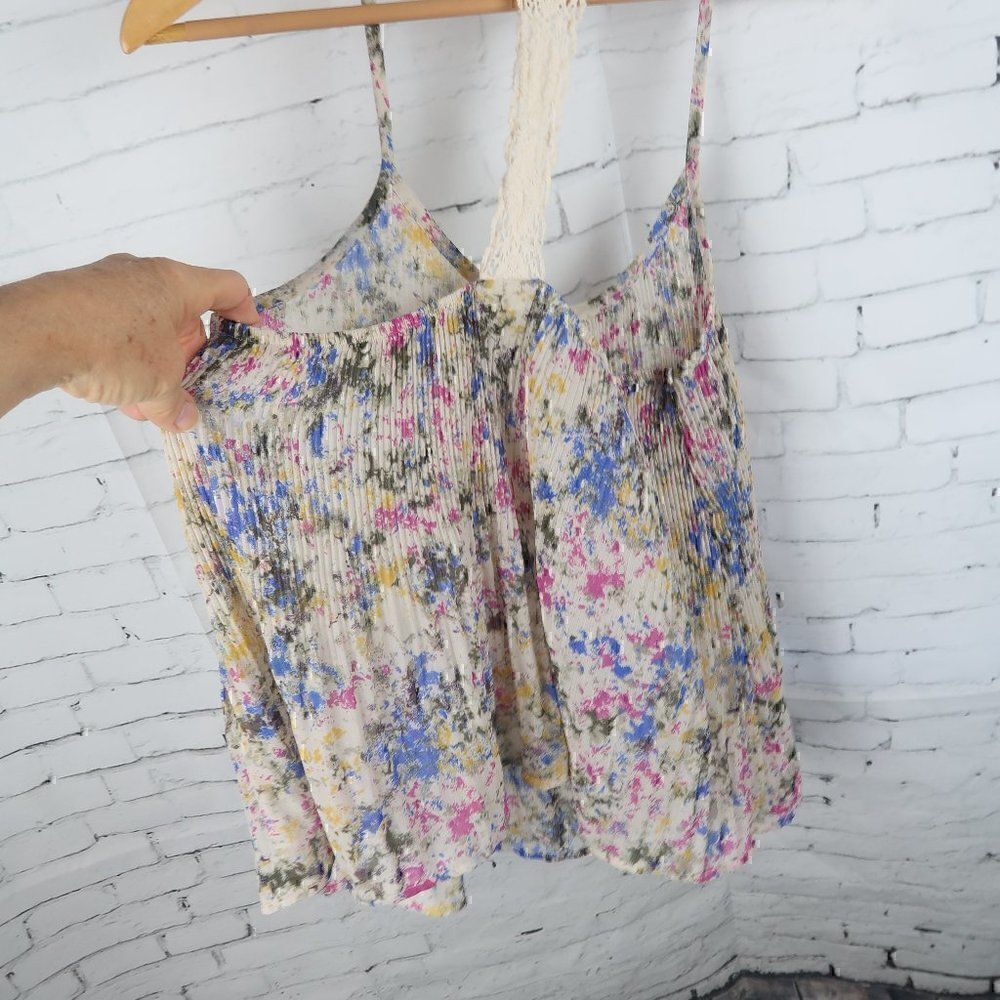 DAYTRIP MULTI COLOR FLORAL ACCORDIAN FOLD CAMISOLE TOP WITH LACE DETAIL SIZE S - Picture 7 of 8